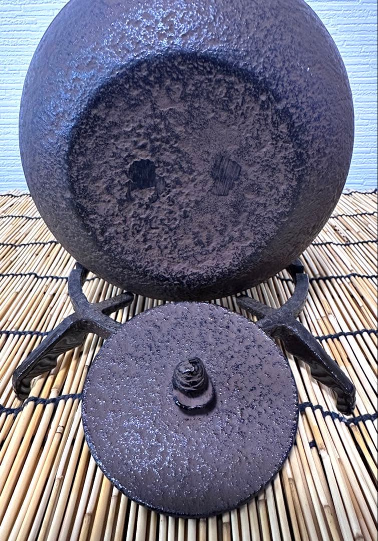 未使用品、供箱、栞、取説付　南部特製銘 １２型 龍文様　南部鉄瓶　南部鉄器