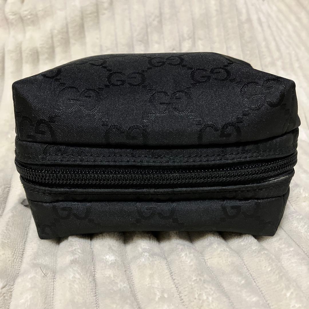 GUCCI ブラックナイロンポーチ GGパターン