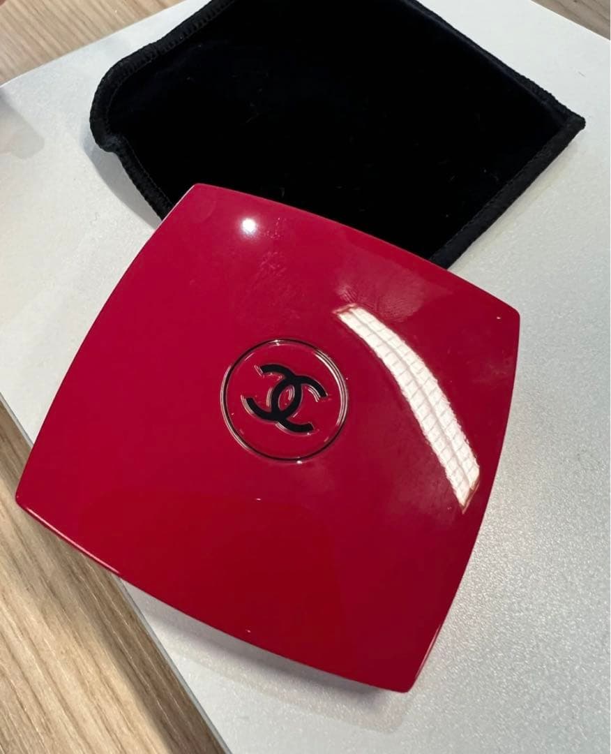 シャネル　特別限定ミラー　147番！