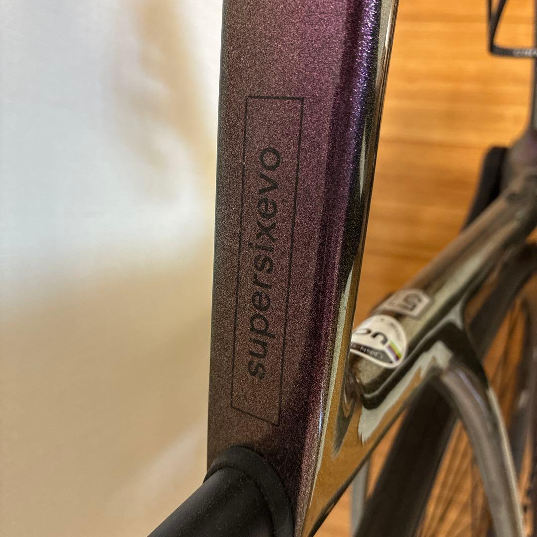 （Supersix EVO Carbon Disc 105) レインボートラウト