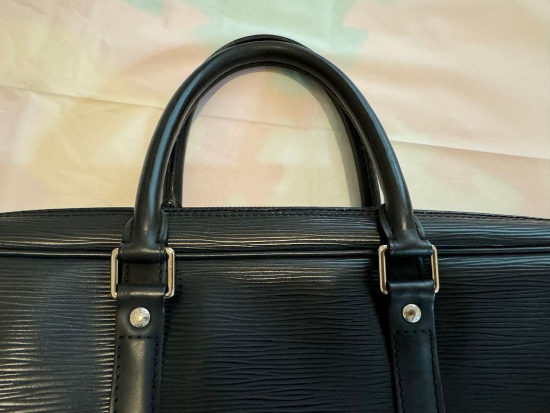 ルイ・ヴィトン バッグ エピ ポルトドキュマンヴォワヤージュ M59162