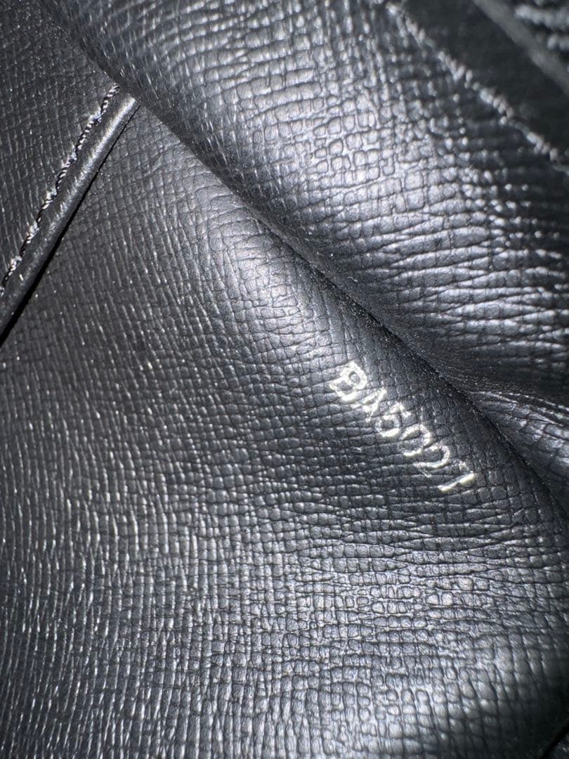 ルイ・ヴィトン バッグ エピ ポルトドキュマンヴォワヤージュ M59162