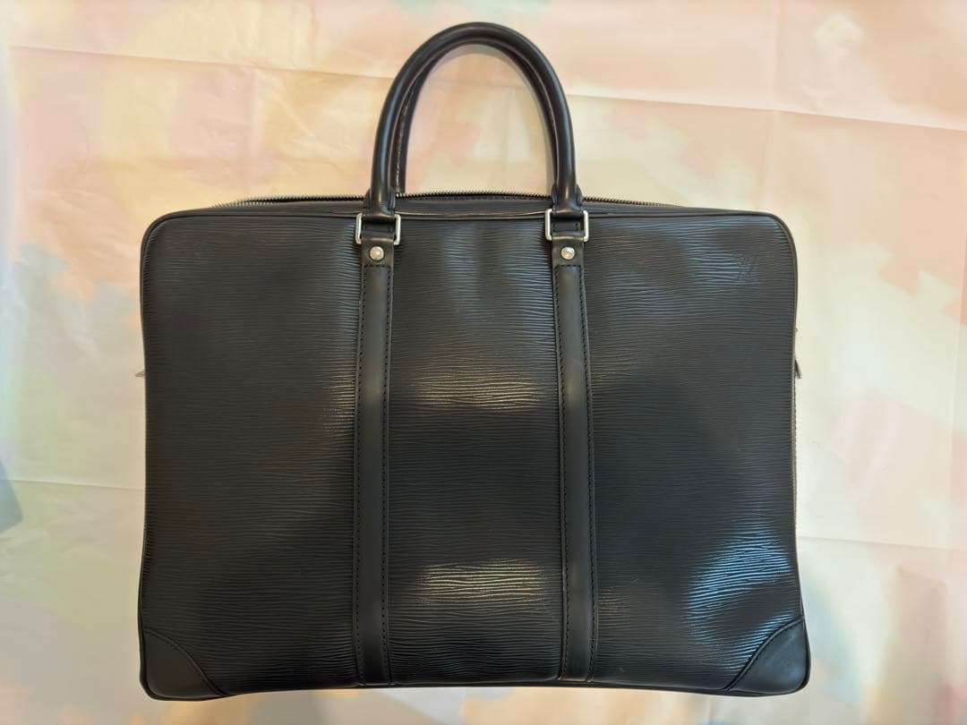 ルイ・ヴィトン バッグ エピ ポルトドキュマンヴォワヤージュ M59162