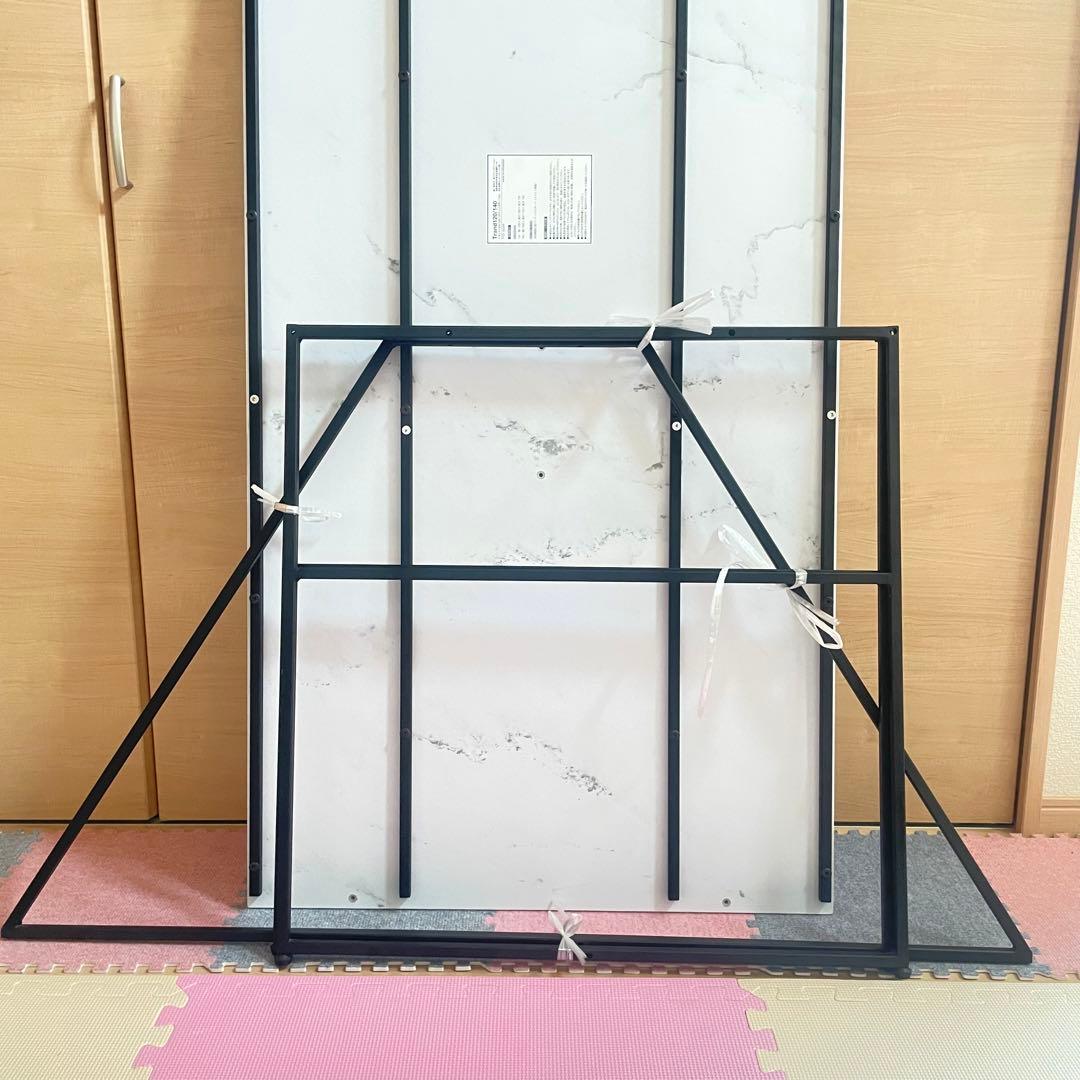 【最終値下げ】LOWYA　大理石柄ダイニングテーブル　ホワイト