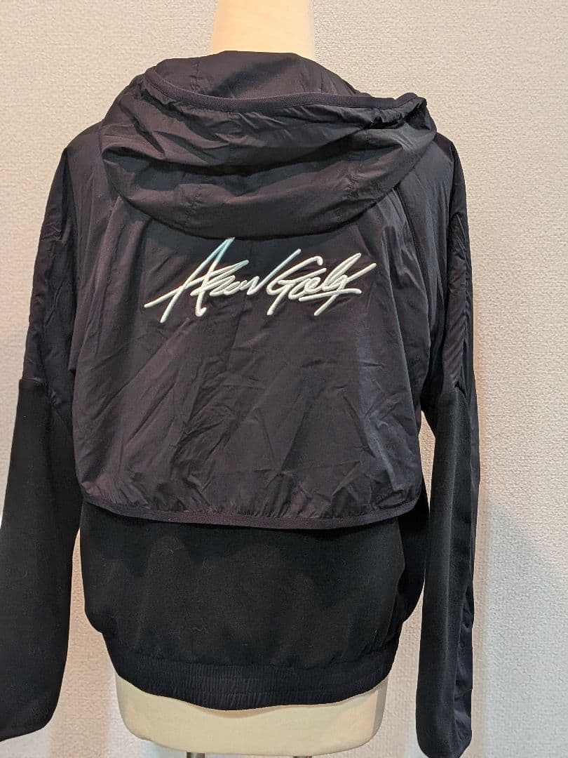 アニューゴルフ☆Wバーンアウトロゴアノラック☆サイズＭサイズ☆