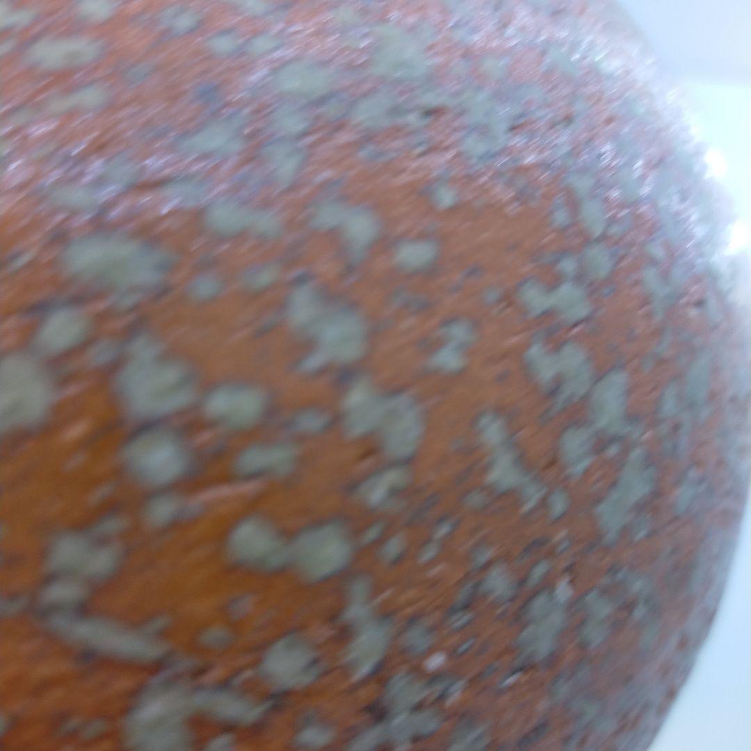 お値打ちのある赤色陶器の花瓶 　　信楽焼　陶芸クラフト　 花模様 陶器