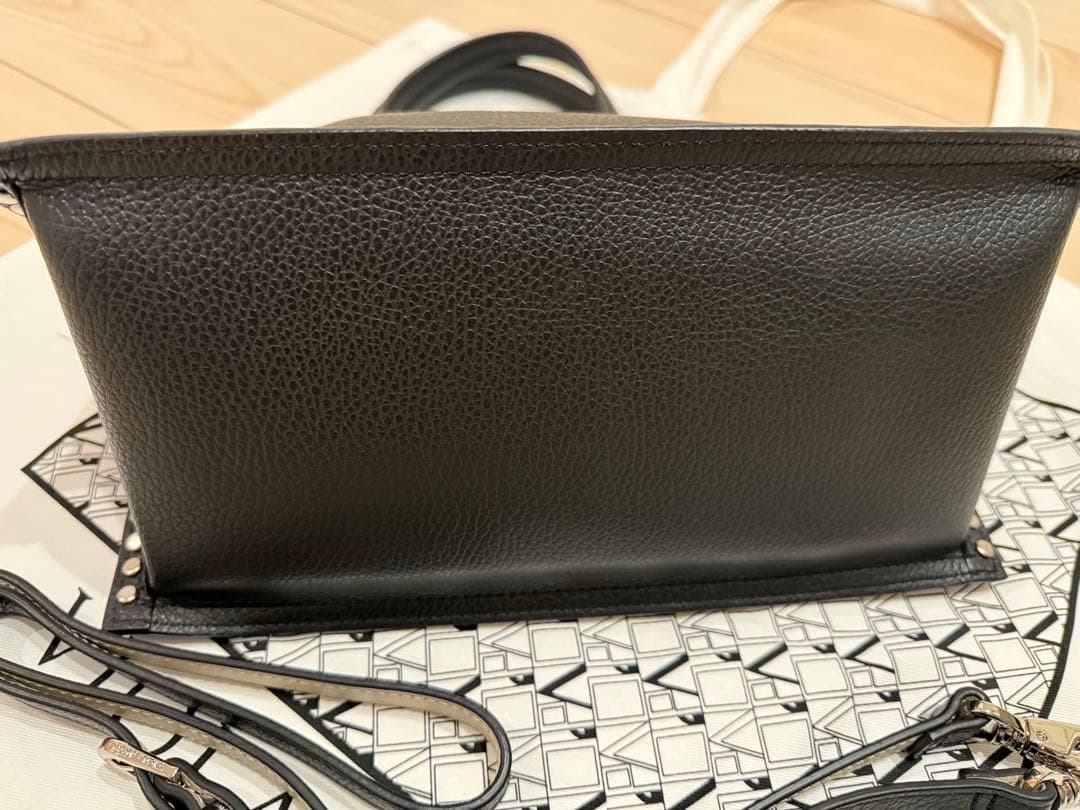 新品未使用　ヴィオラドーロ　スタッズ　トートバッグ　ショルダーバッグ