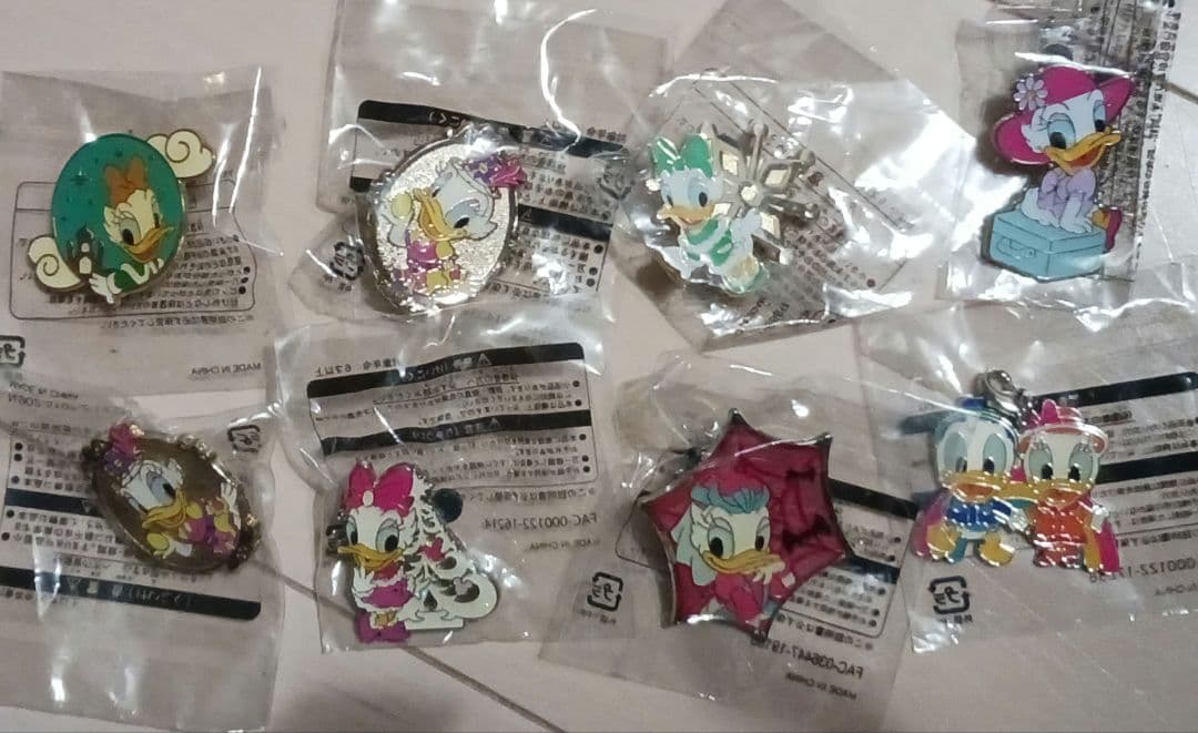 ディズニー　ピンバッジ　63個+15個