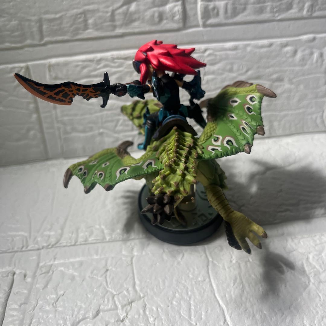 希少 amiibo リオレイア&シュヴァル アミーボ モンハンストーリー