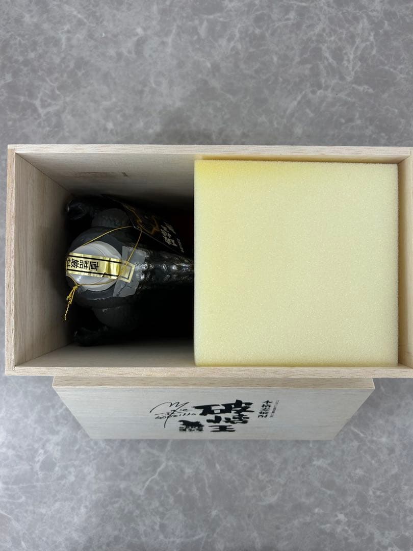 新品未開封‼️破壊王 SAKE ゴジラ 本格麦焼酎 720ml アルコール25%