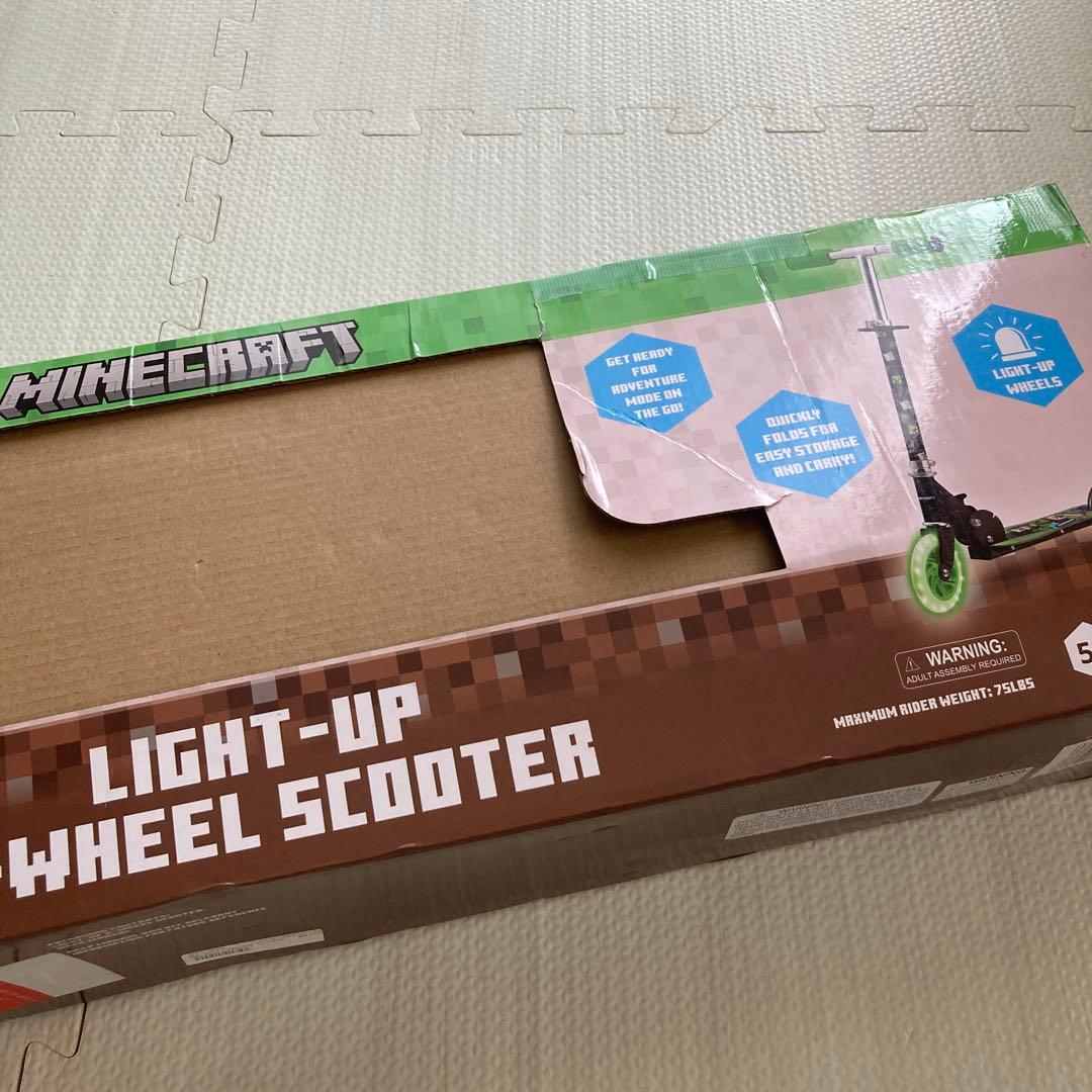 送料込み‼️ほぼ未使用‼️限定品‼️マインクラフト　光る‼️キッズスクーター