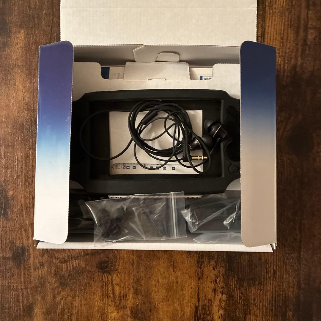 SONY PlayStationVITA 本体カバー　イヤホン