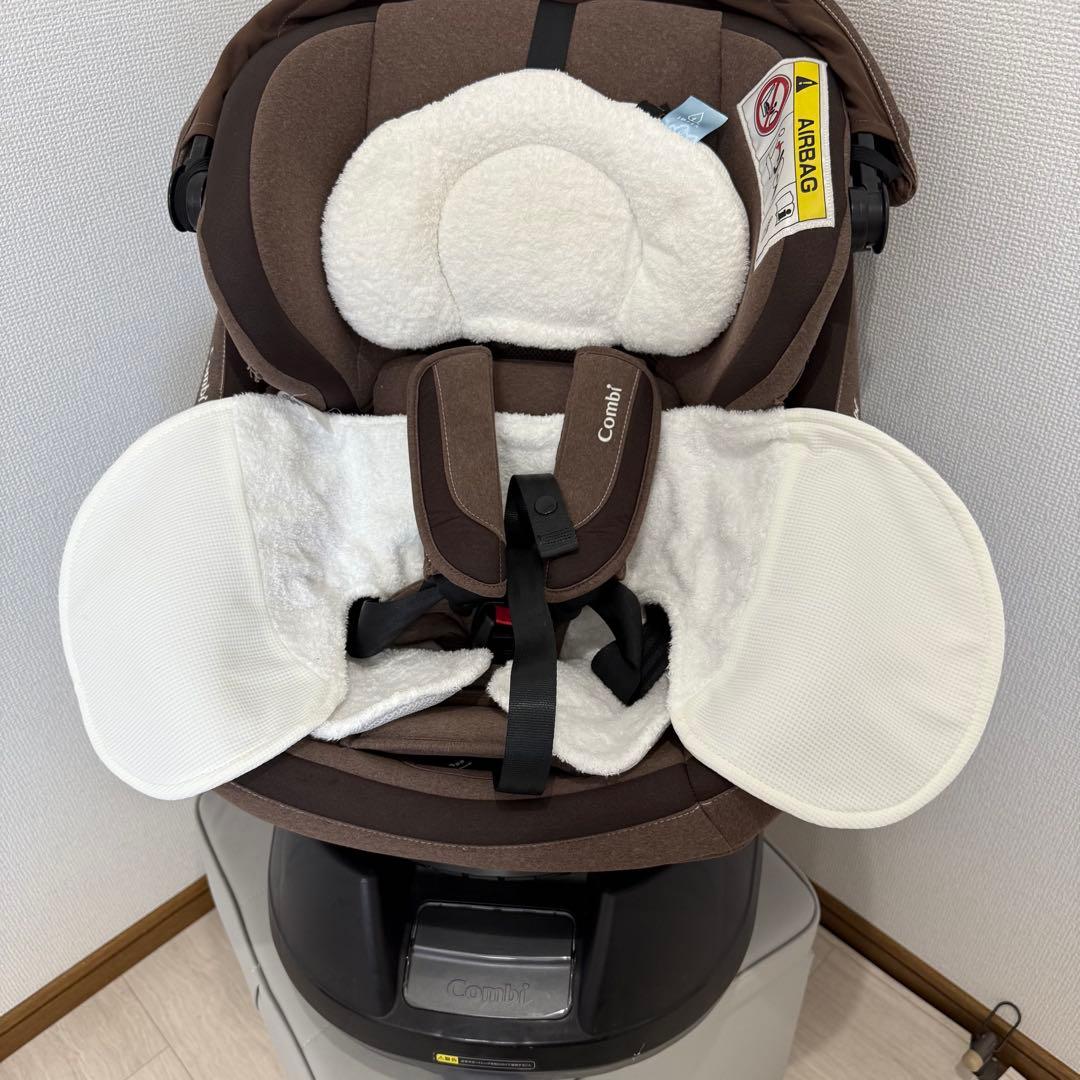 【極美品】Combi クルムーヴスマート 新生児〜 シートベルト固定式