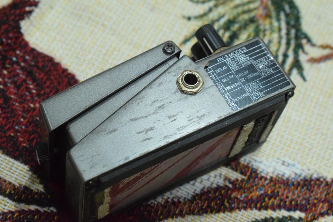 BOSS RV-3 Digital Reverb / Delay 台湾製