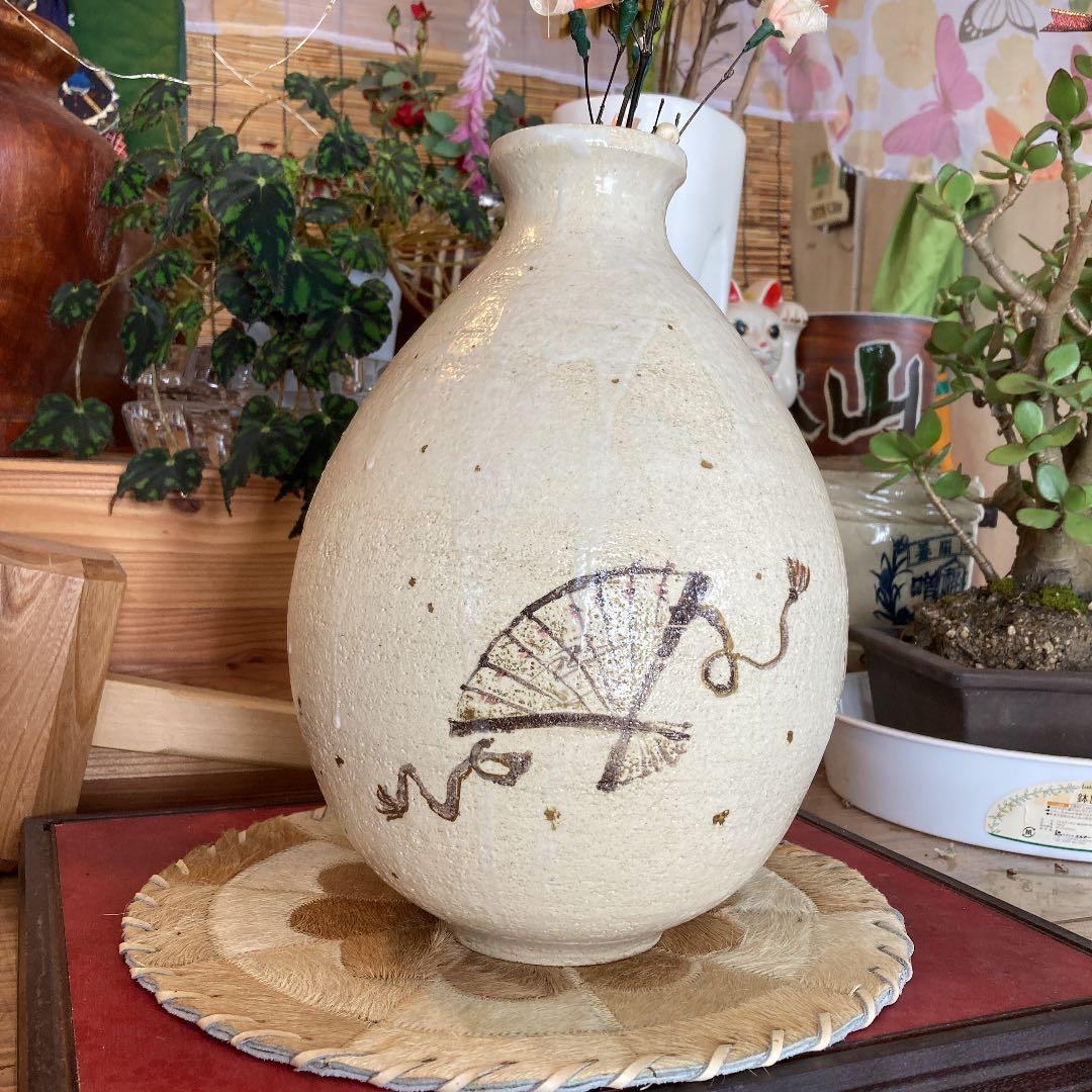 花瓶 高さ 29センチ直径約19センチ有ります