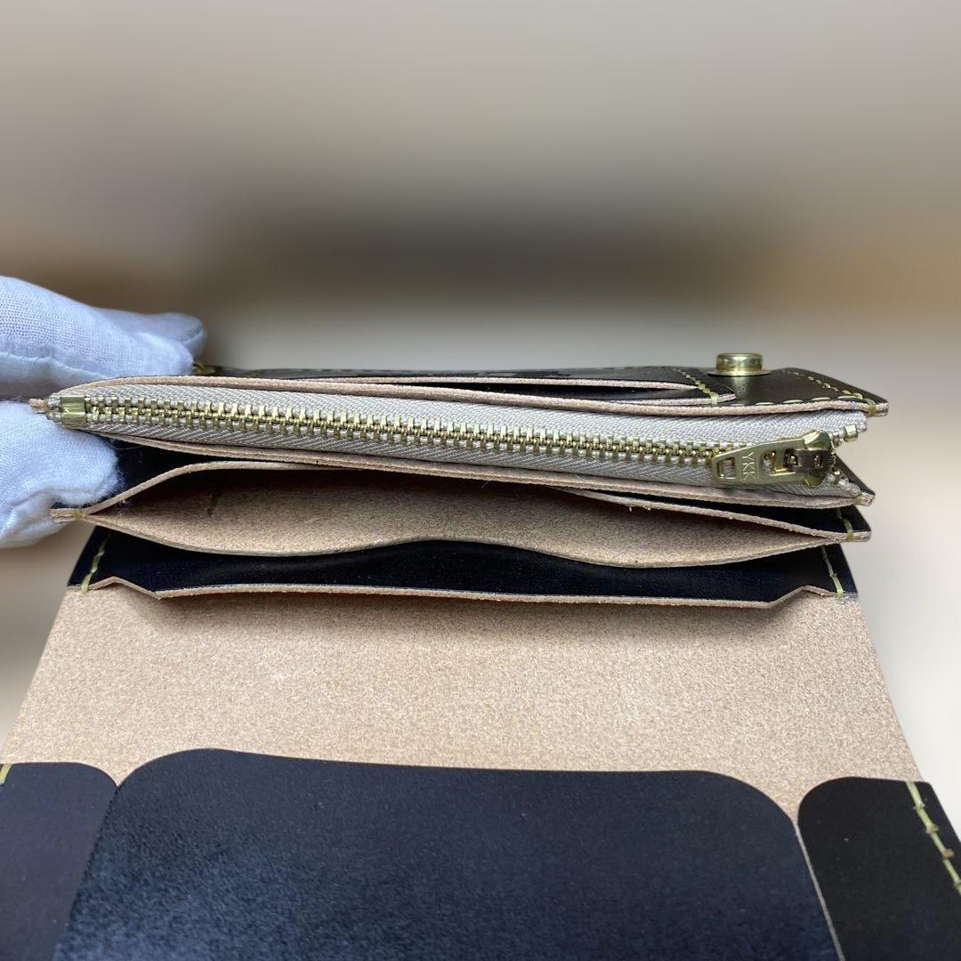 【無骨×上質】3層 丘染めブラック／ミドルトラッカーウォレット 折らずにお札収納