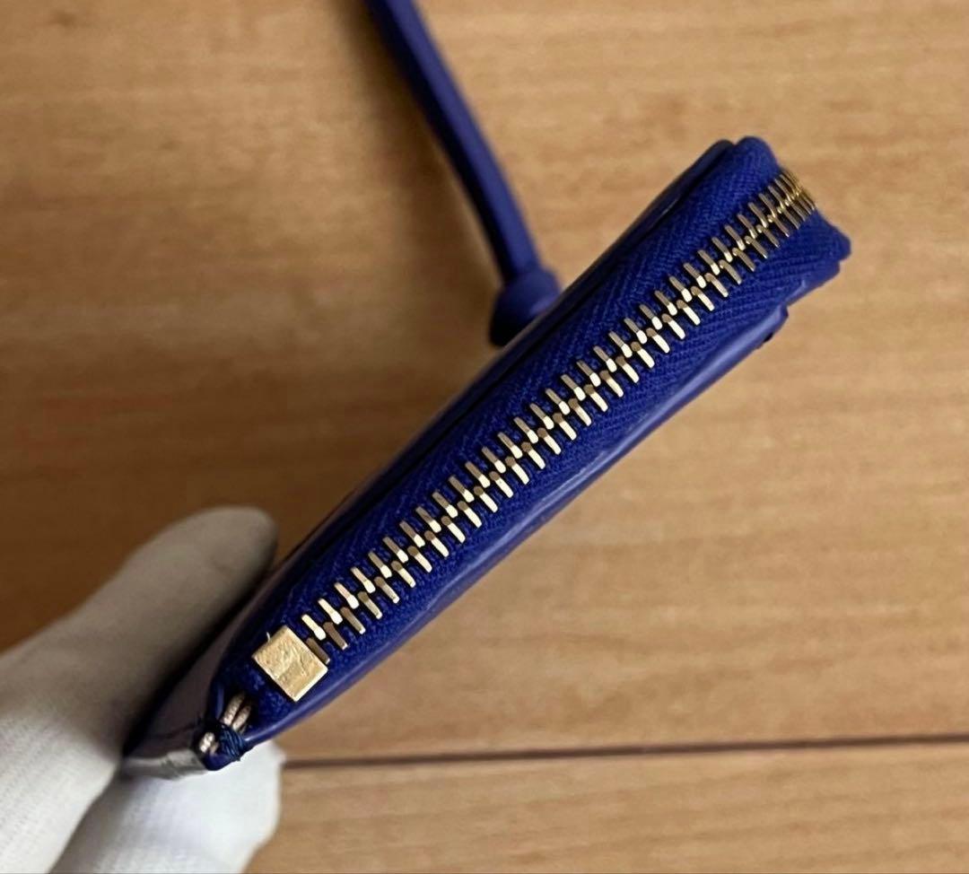 ほぼ新品　Chloe フラグメントケース小銭入れ ブルー レザー ロゴ