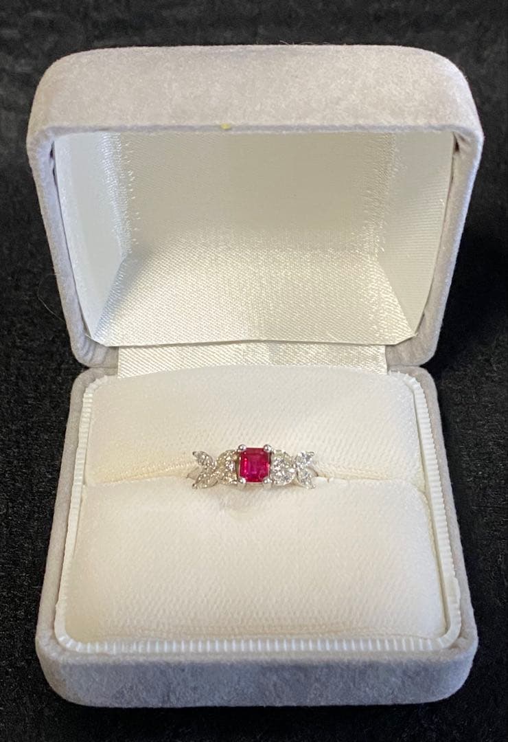 天然ルビー 天然ダイヤモンド プラチナ フラワーデザインリング 鑑別書付き