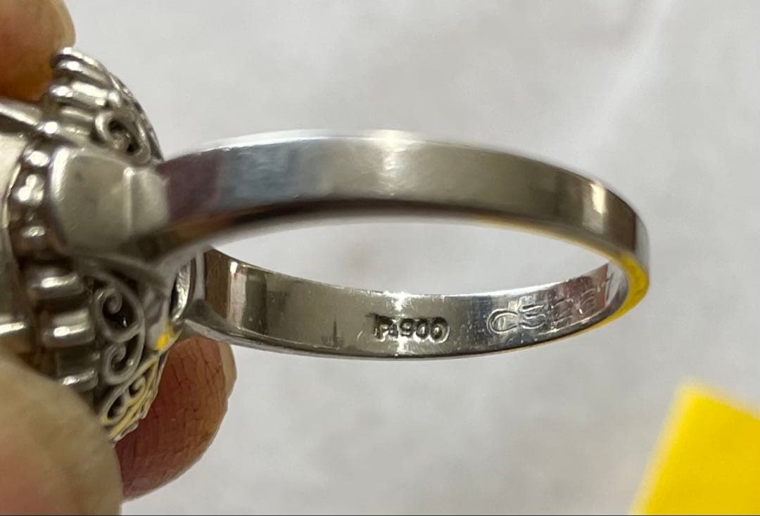 プラチナ　リング　緑