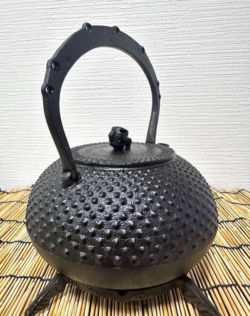 未使用、保管品　南部成龍堂鋳造所　斎峰　及川光正造　宝珠形馬蹄鉉　南部鉄瓶