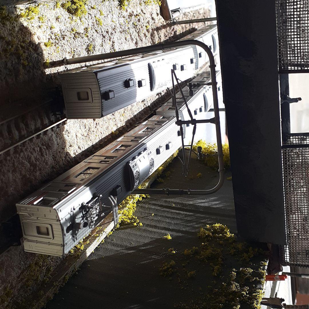 自作鉄道ジオラマ 掘割の中の街並み