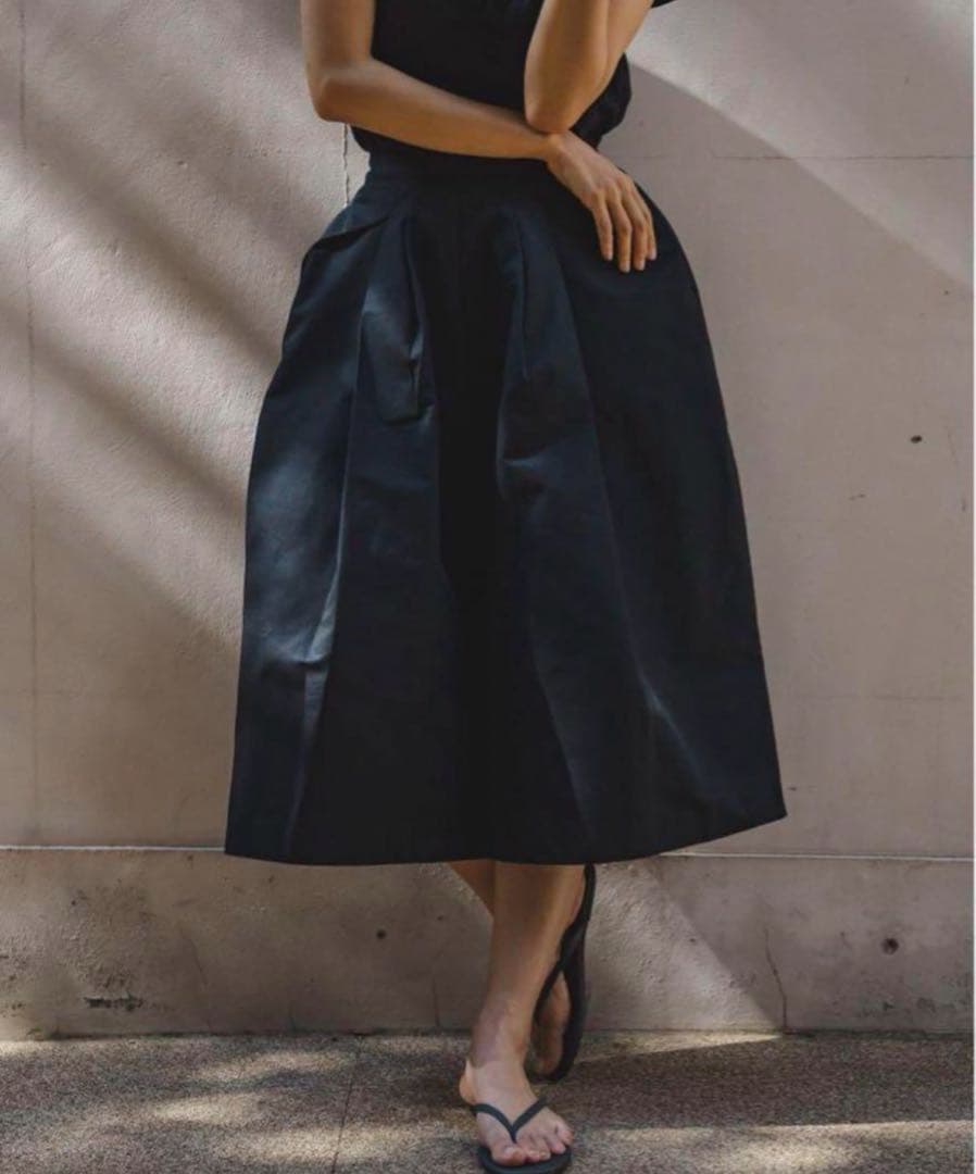 Nala ドレスパンツ ブラック - メルカリ