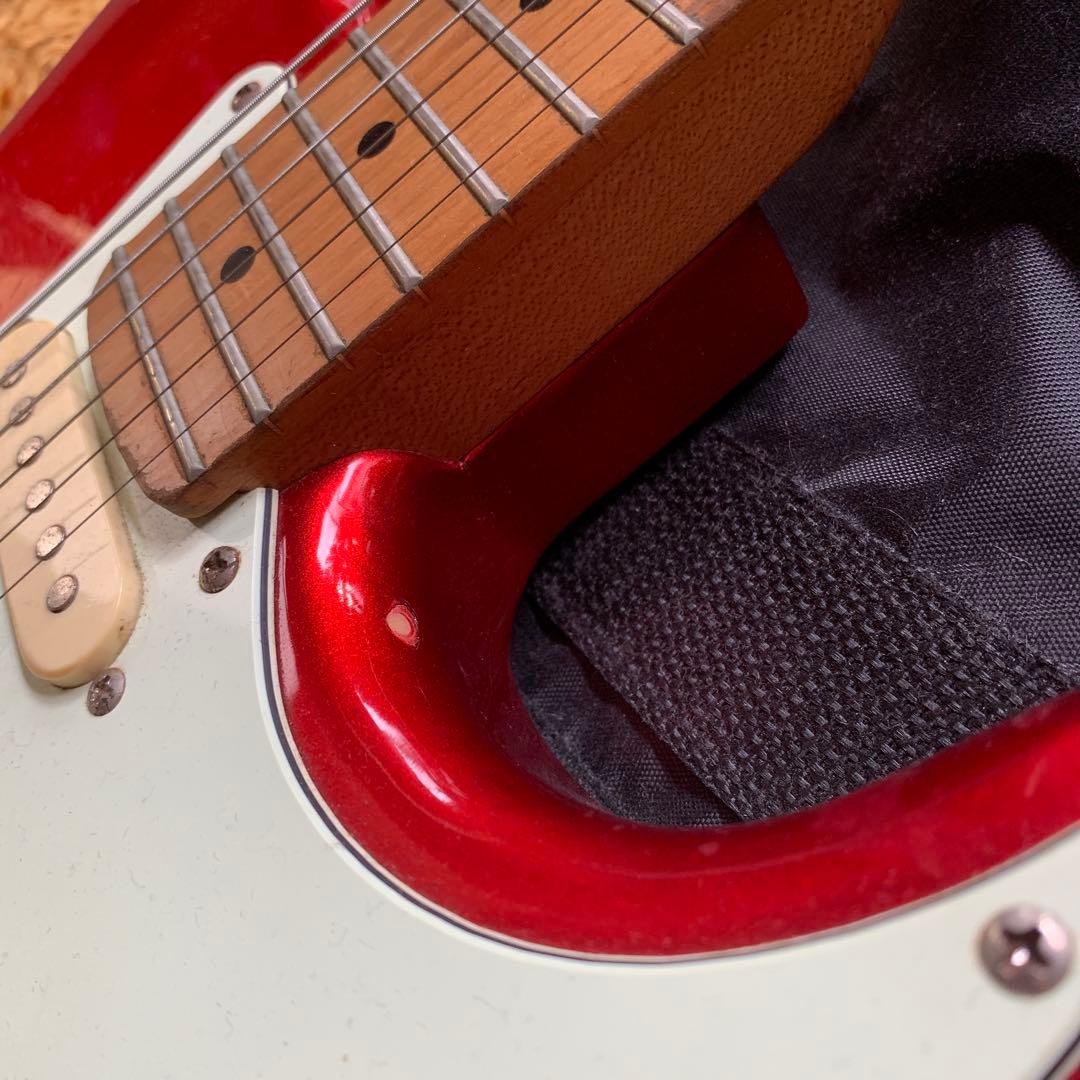 バッカス　レッドエレキギター ストラトキャスタータイプ