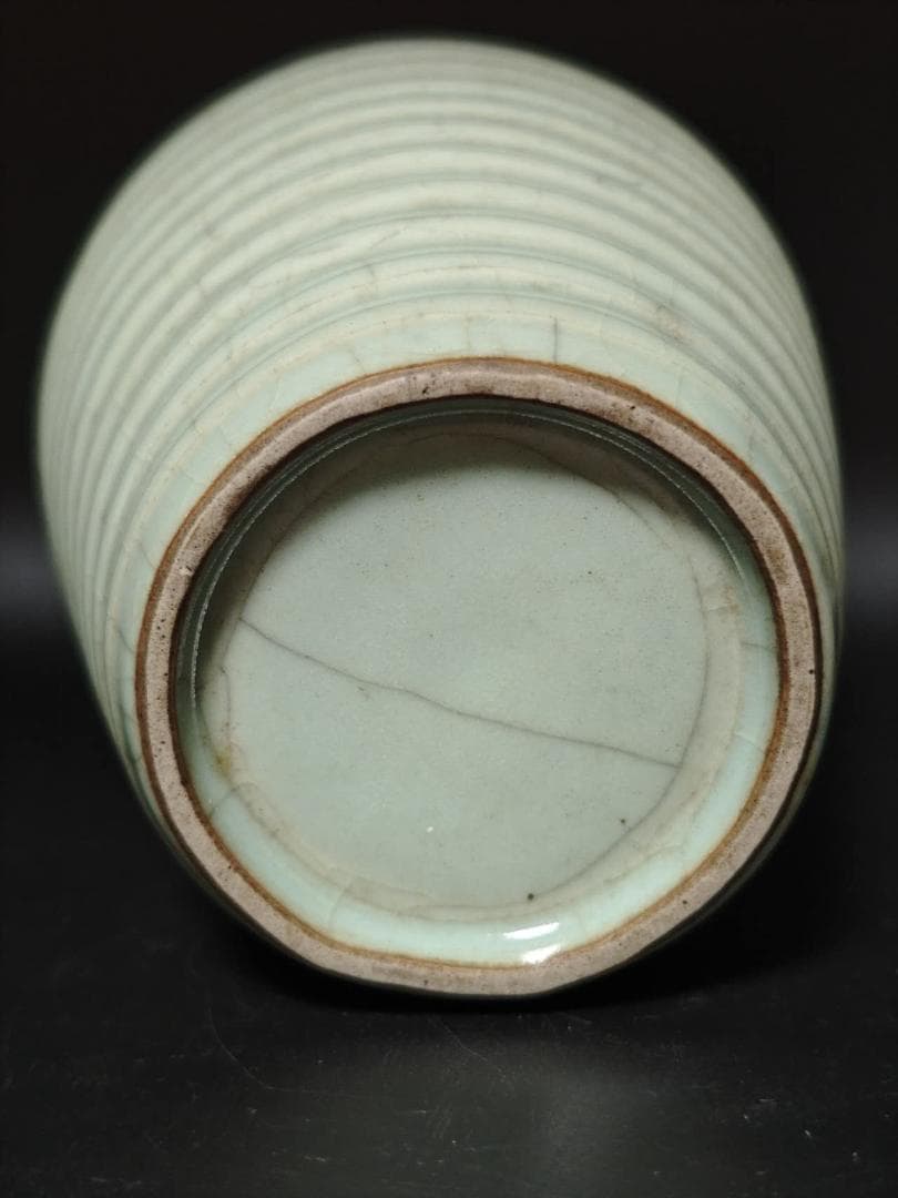 明時代青磁龍泉窯弦紋花瓶龍泉窯明官窯物元箱付き(E-10)