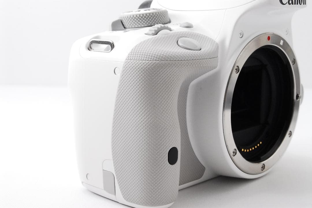 ❤️希少ホワイトボディ✨Canon Kiss X7 スマホ転送OK 使用感少✨美品