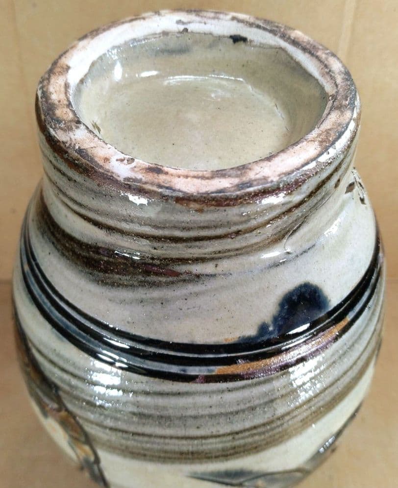 【本物保証】金城次郎 壷屋焼花瓶(海老魚紋）共箱 栞 人間国宝 壺屋焼 未使用