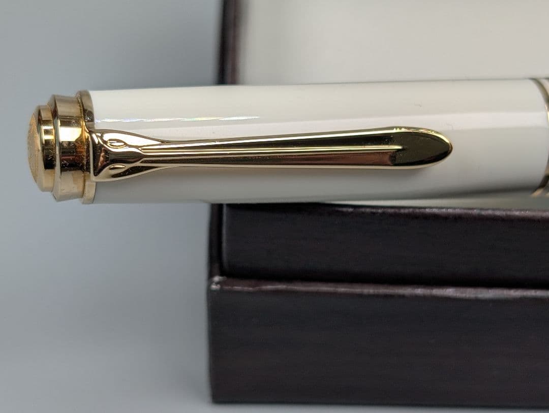 ペリカン スーベレーン M600 ターコイズホワイト ニブEF 　Pelikan