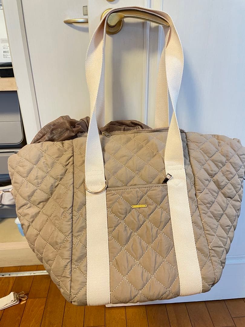 モンシェリ キルティングワイドオープンバッグ - キャリーバッグ