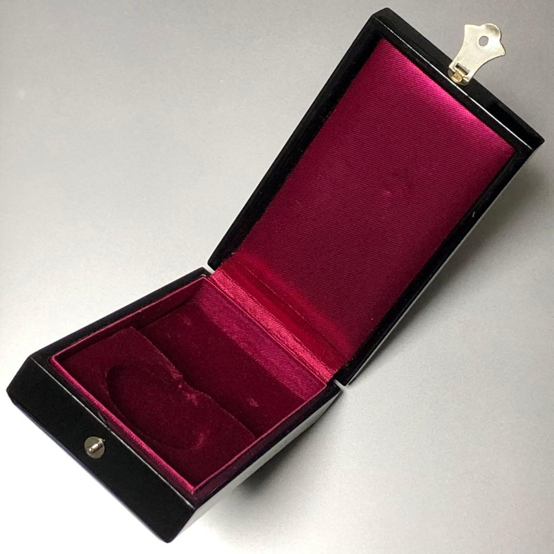 送料無料】 日本国 勲章 記章 徽章 紺綬褒章 新型 現行版 箱 略綬無 銀製