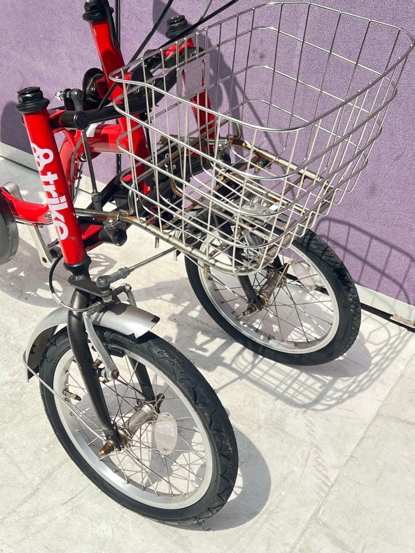 Trike 社 ユニバーサルトライク赤い三輪車