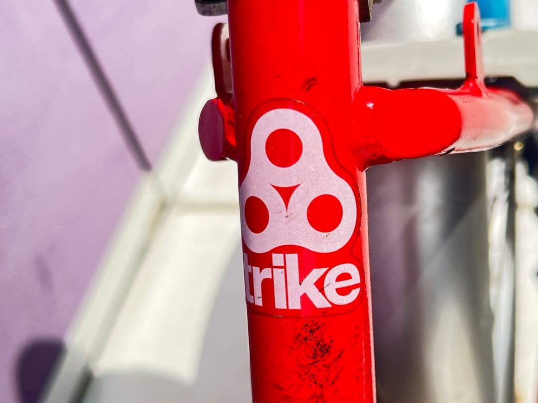 Trike 社 ユニバーサルトライク赤い三輪車