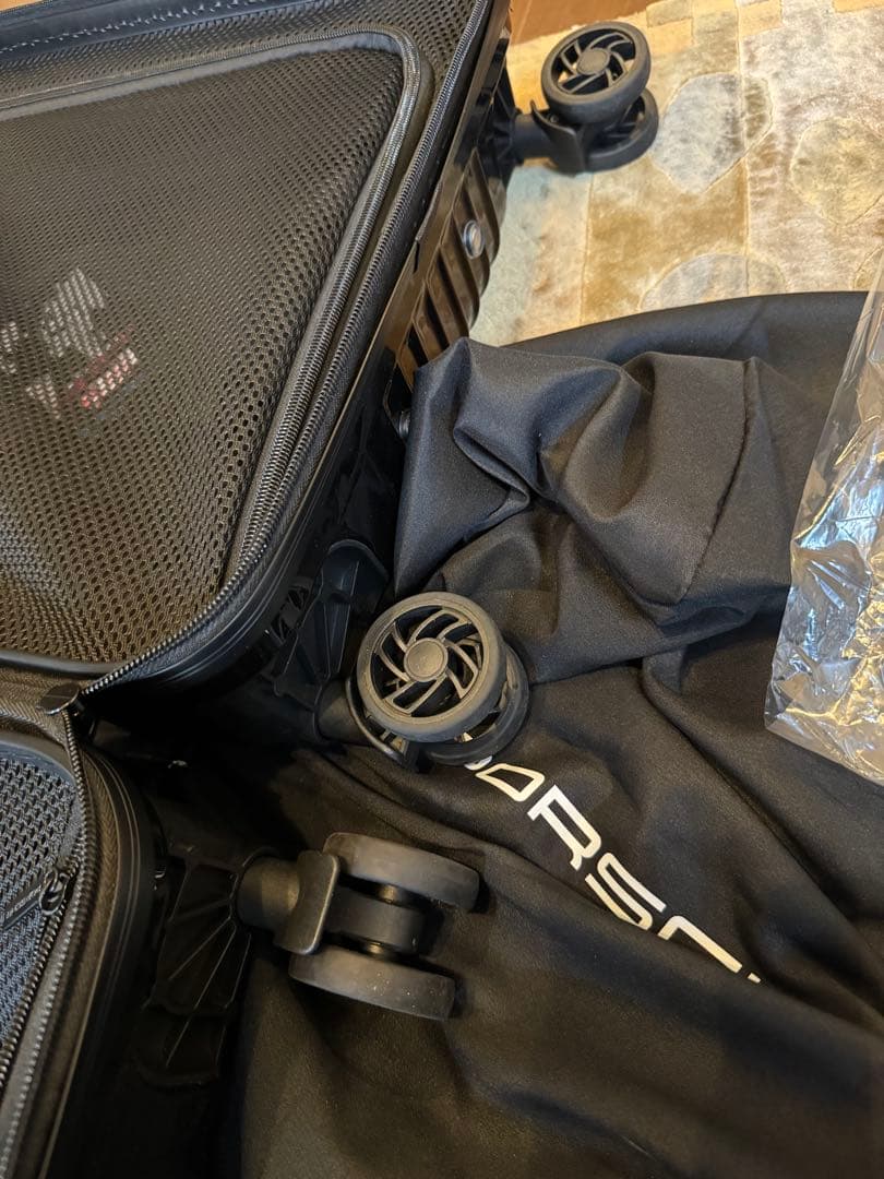 ポルシェ キャリーケース ブラック TSAロック 機内持ち込み