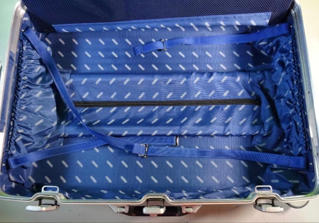 RIMOWA リモワ トパーズスーツケース 70L 4輪 アルミ製シルバー バッグ