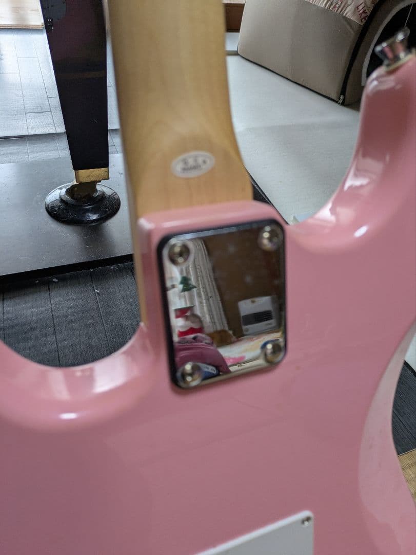 フォトジェニック エレキギター ピンク ストラトキャスタータイプ