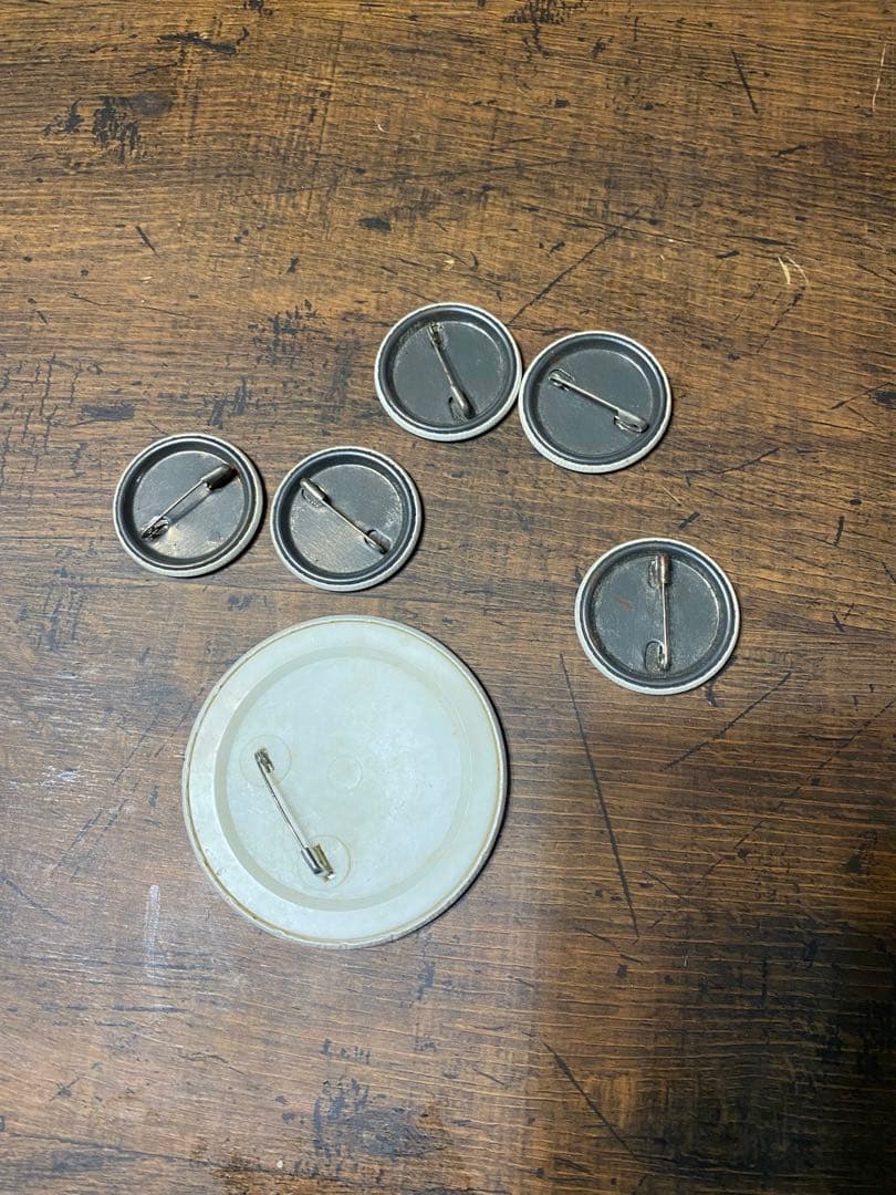 ベ*ー様 マルタンマルジェラ　バッジ　アーティザナル