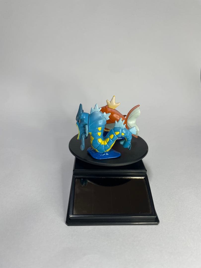 非常にレア⭐︎初期のモンコレ コイキングとギャラドス TOMY ポケモンフィギュア