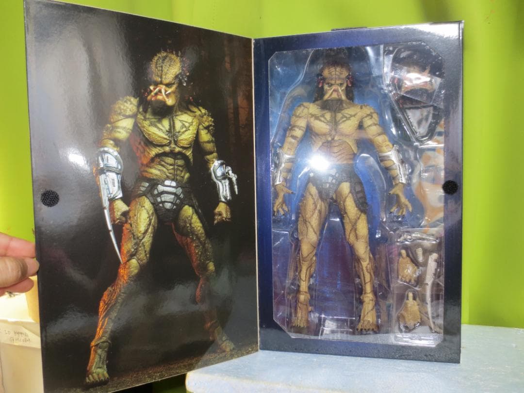 NECA　ネカ　アサシンプレデター　DXアクションフィギュア　正規品