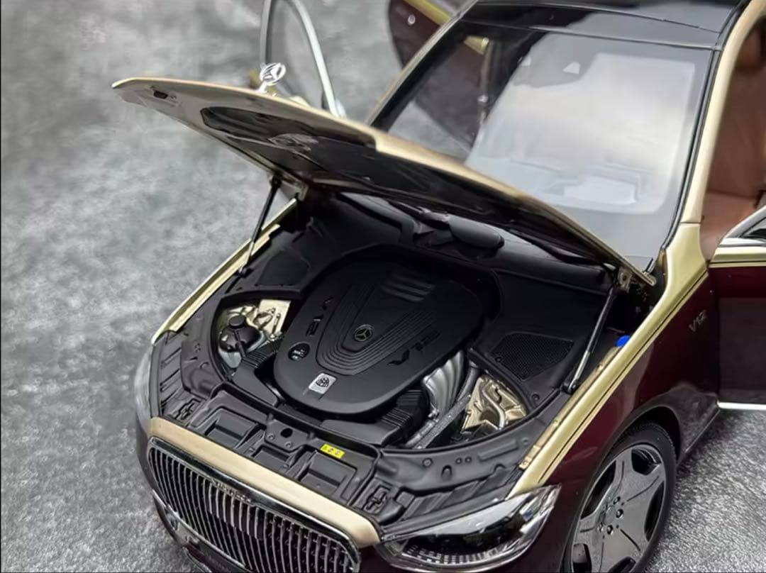 Mercedes-Maybach S Class 1/18スケールモデルミニカー