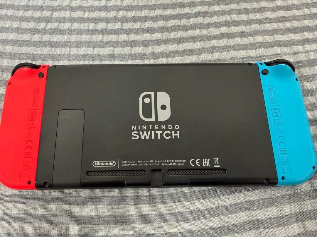 Nintendo Switch 本体 Joy-Con 合計2セット！ケース付き