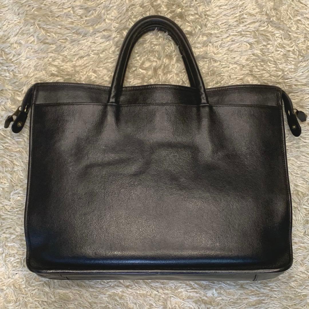 極美品✨イルビゾンテ　ビジネスバッグ　オールレザー　A4 ロゴ型押し　ブラック