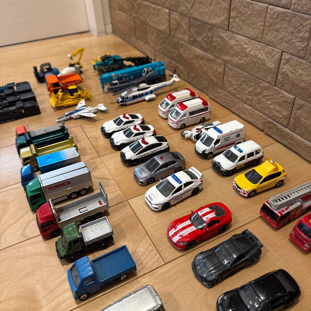 トミカ ミニカー まとめ売り 52台