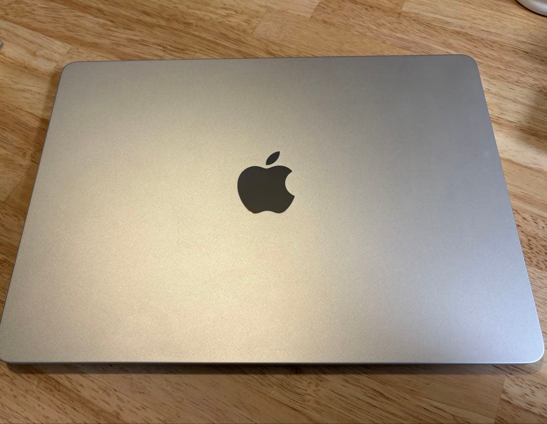 MacBook Air (M2) 13インチ16GB 265GB スターライト
