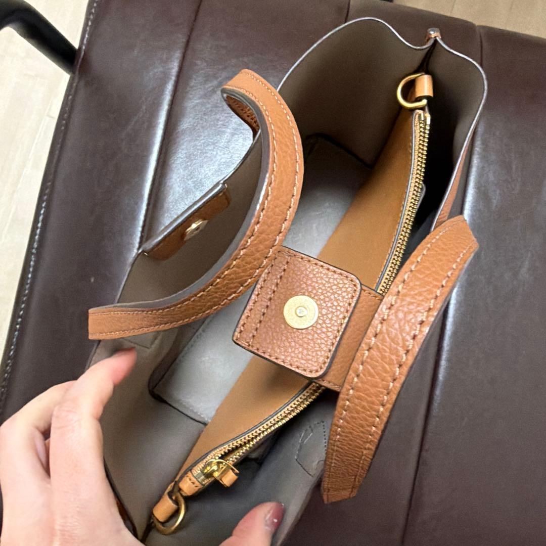 トリーバーチ　茶色　バッグ　ペリー　ブラウン　ハンドバッグ