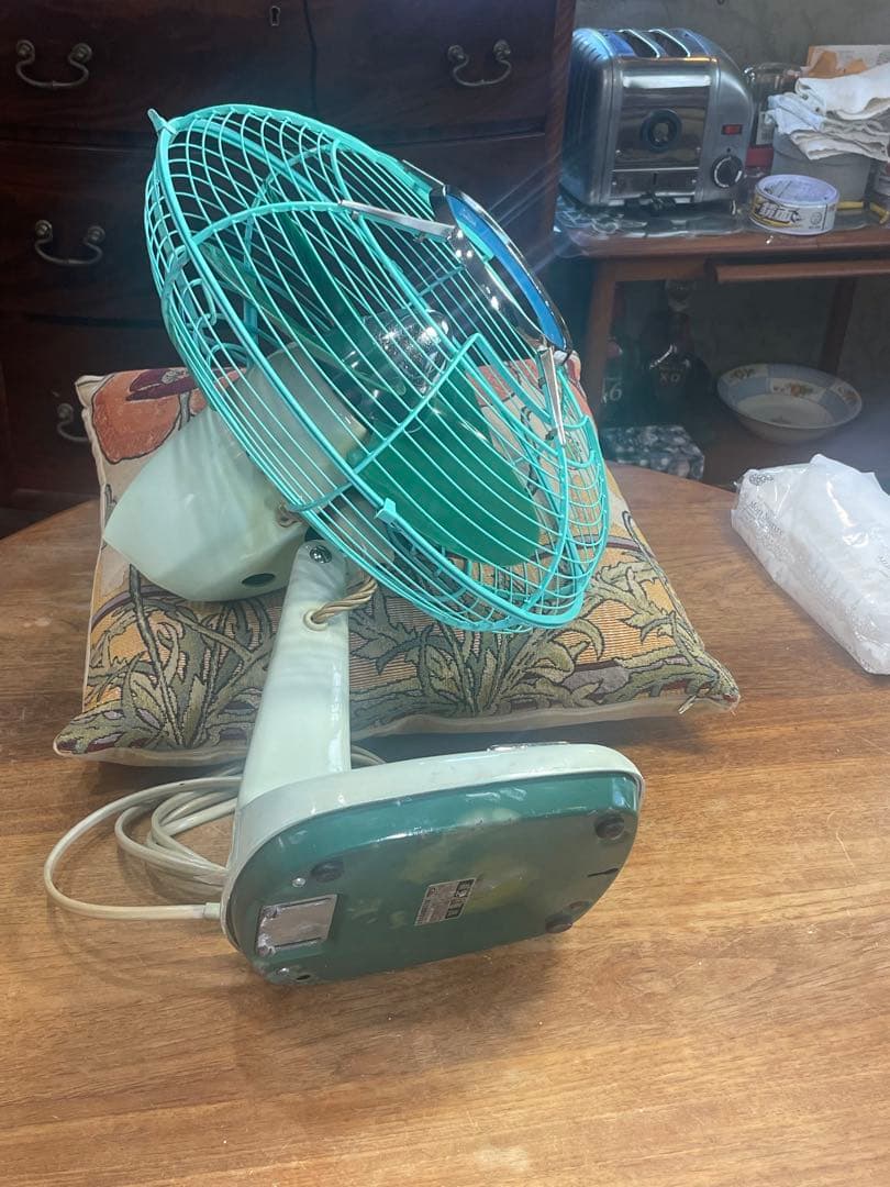 DarkGreenの涼しげな羽根 暑夏をecoに乗切る東芝扇風機　Grn2tne