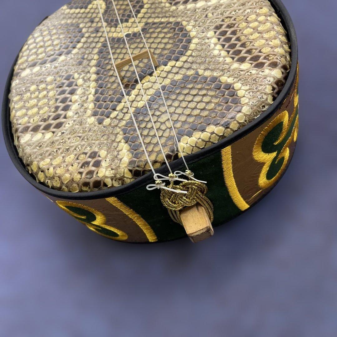 沖縄民謡楽器 三線 蛇皮 ケース付きの通販はau PAY マーケット - 輸入