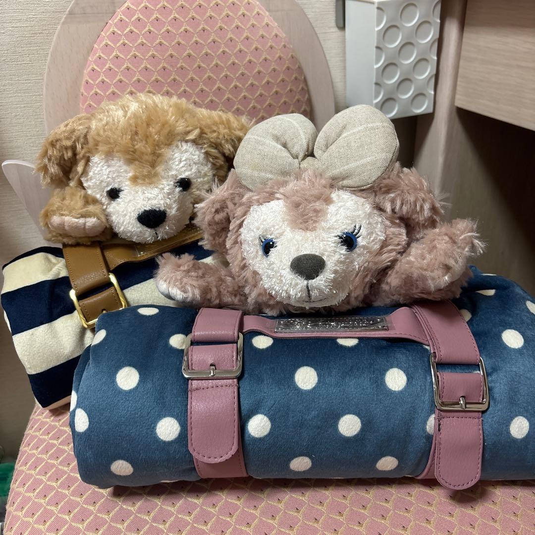 ダッフィー &シェリーメイ ブランケット 膝掛け ディズニーシー - メルカリ